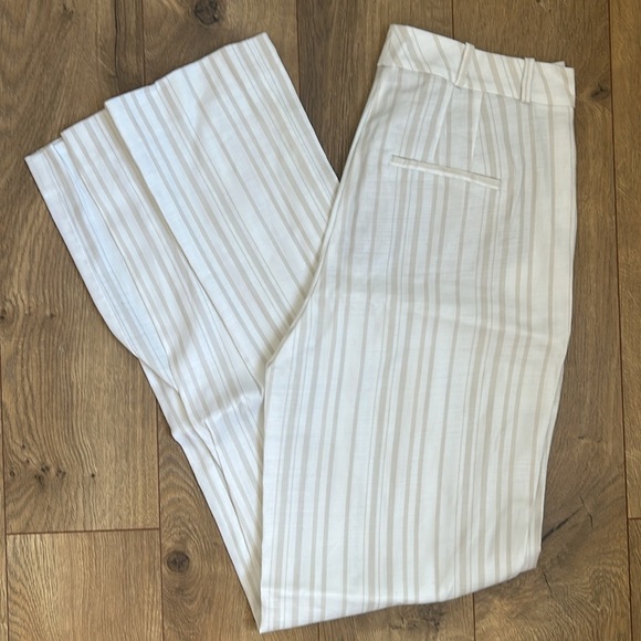 White House Black Market Pants - NWT White House Black Market White Wide Leg with Tan pin stripe pants 4L